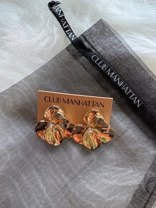 Radiance rose studs